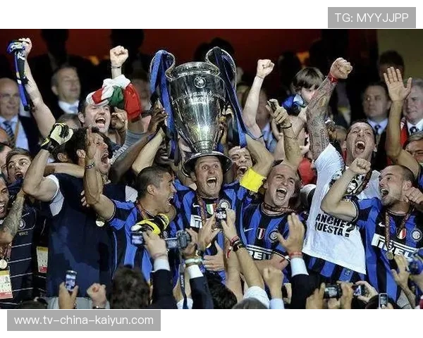 国米4-1完胜，四连胜无可撼动，继续强势领跑欧冠小组，国米时隔45年重夺欧冠